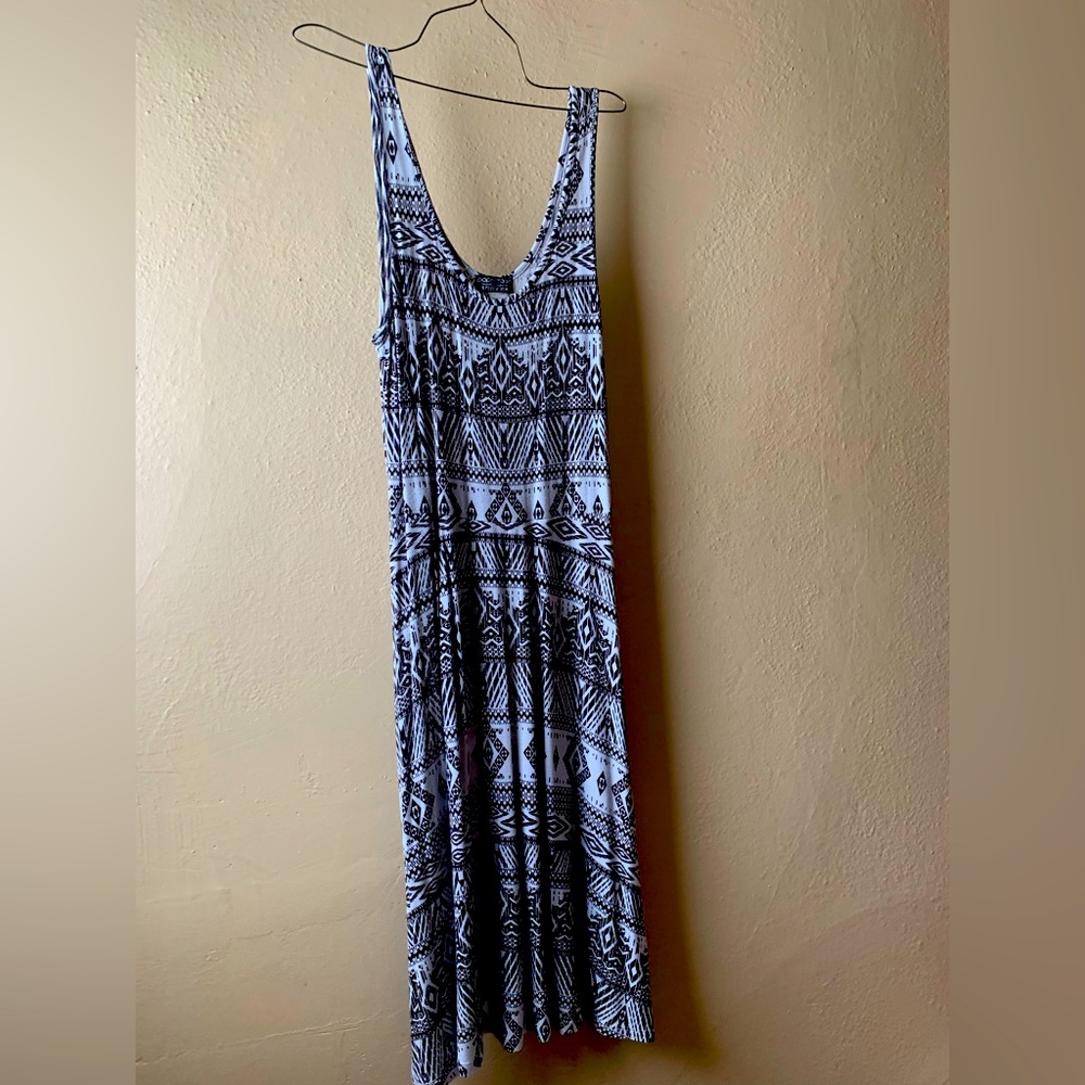 Sleeveless lightweight black and white dress originally from Stitch Fix